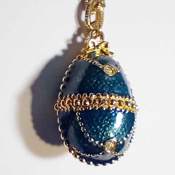 Faberge Egg Pendant Necklace Green Enamel w/Ice Rhinestones Textured Gold tone - Picture 1 of 8